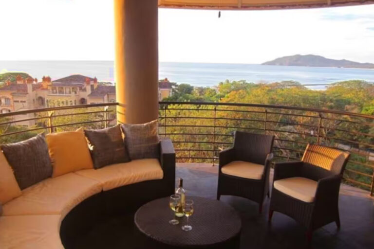 La Perla 4-3 Ocean View Condo in Tamarindo